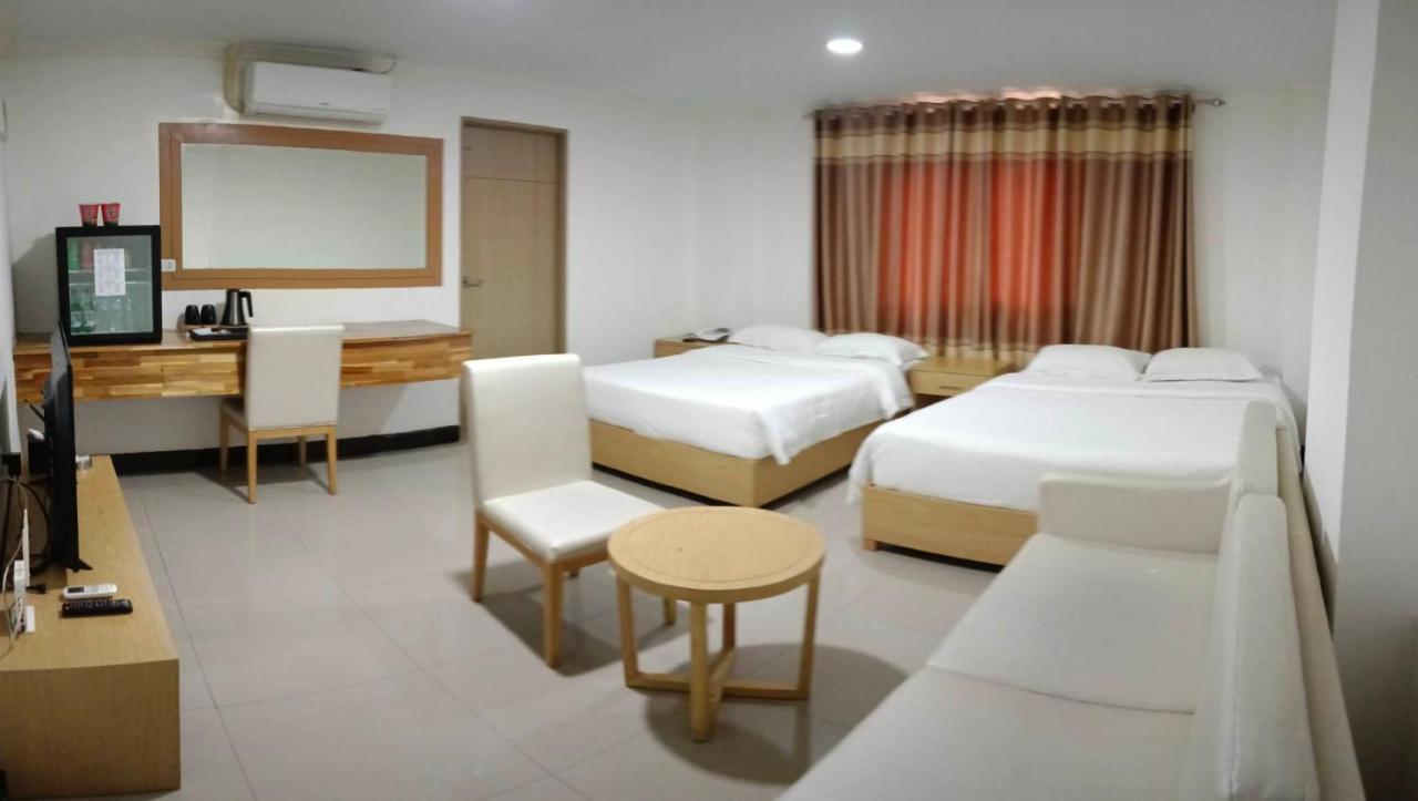 Punta Clark Hotel Clark Field 외부 사진
