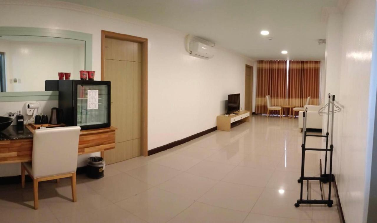 Punta Clark Hotel Clark Field 외부 사진