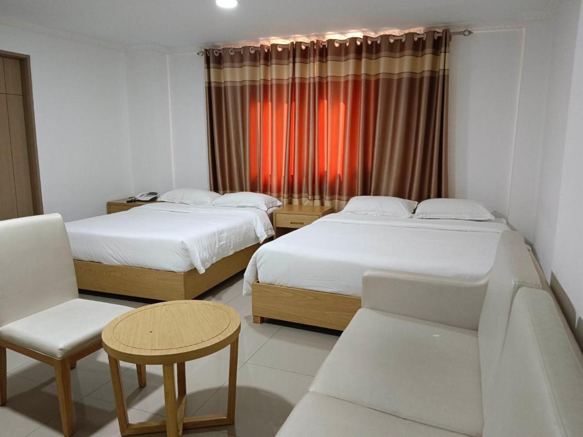 Punta Clark Hotel Clark Field 외부 사진