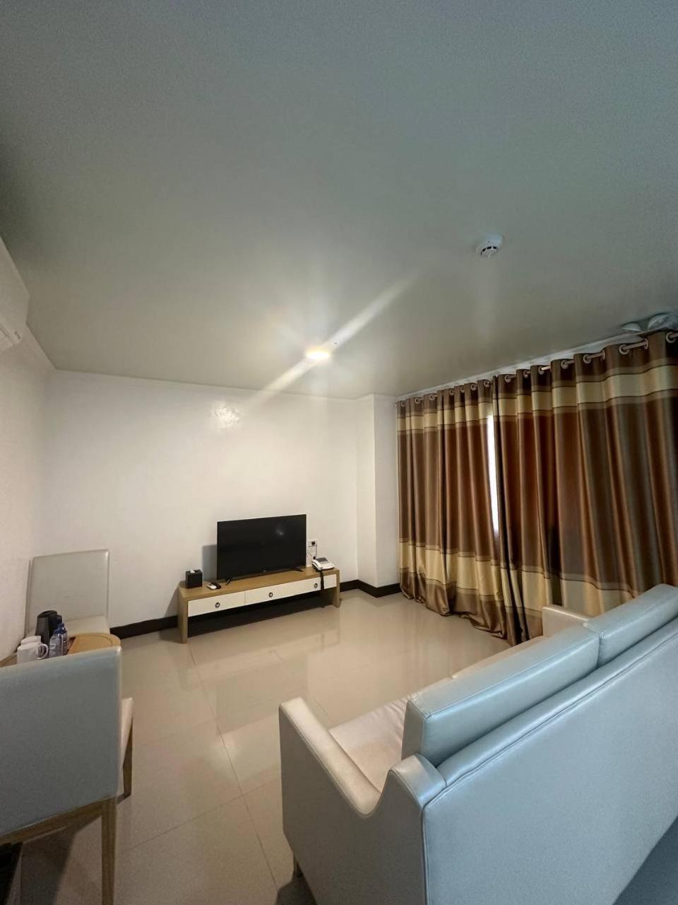 Punta Clark Hotel Clark Field 외부 사진