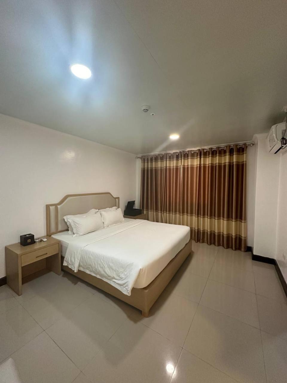 Punta Clark Hotel Clark Field 외부 사진
