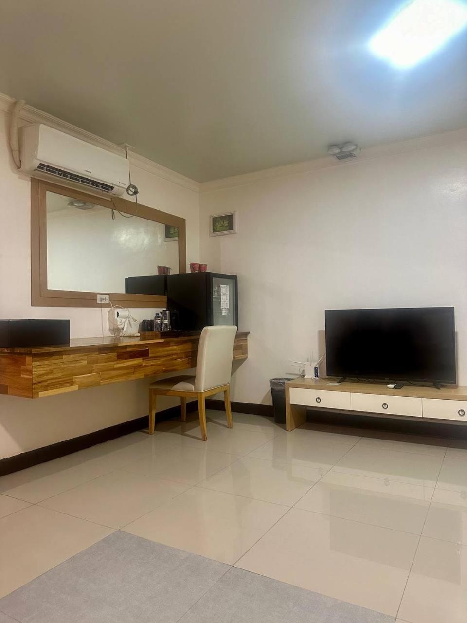 Punta Clark Hotel Clark Field 외부 사진