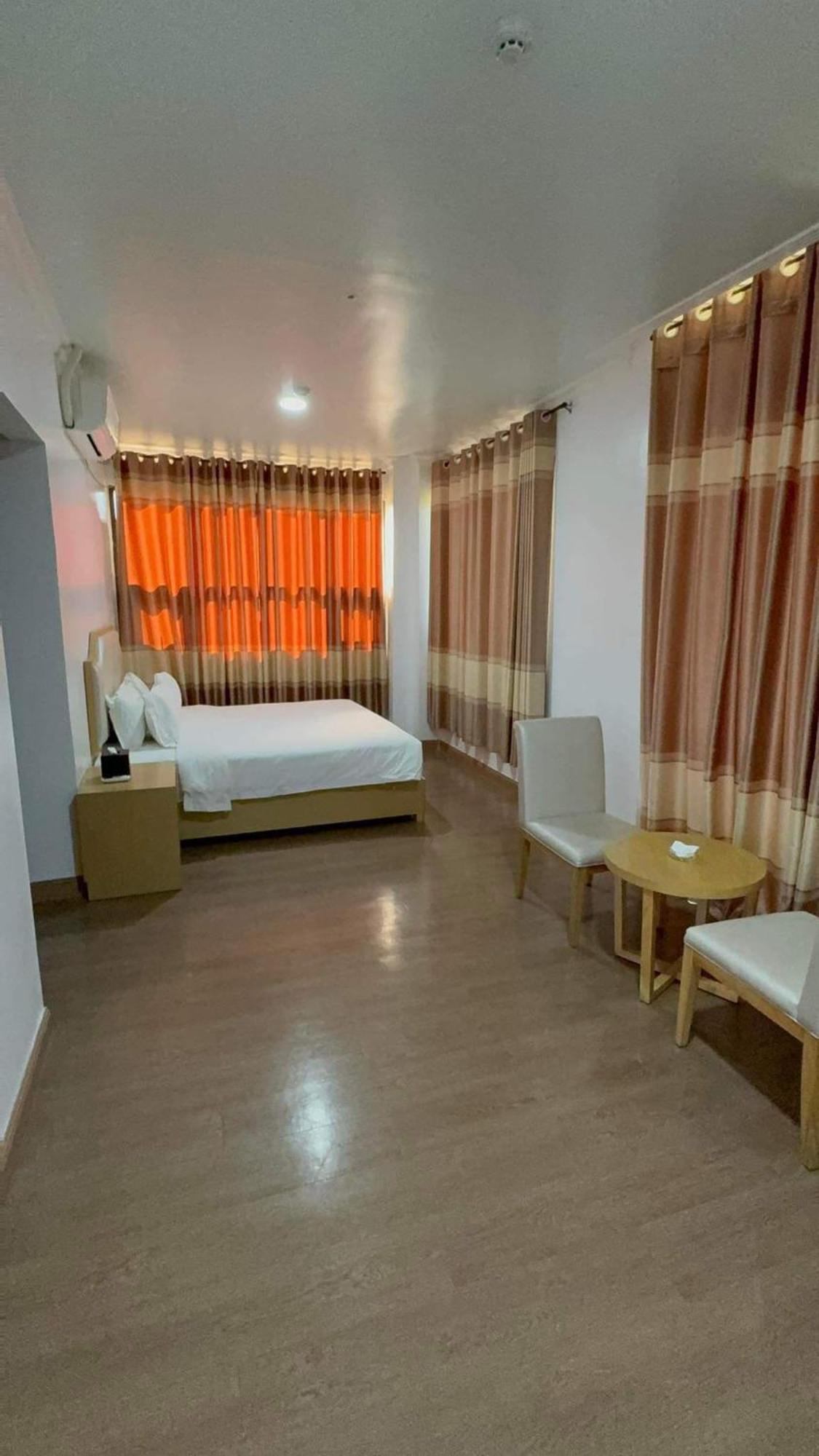 Punta Clark Hotel Clark Field 외부 사진