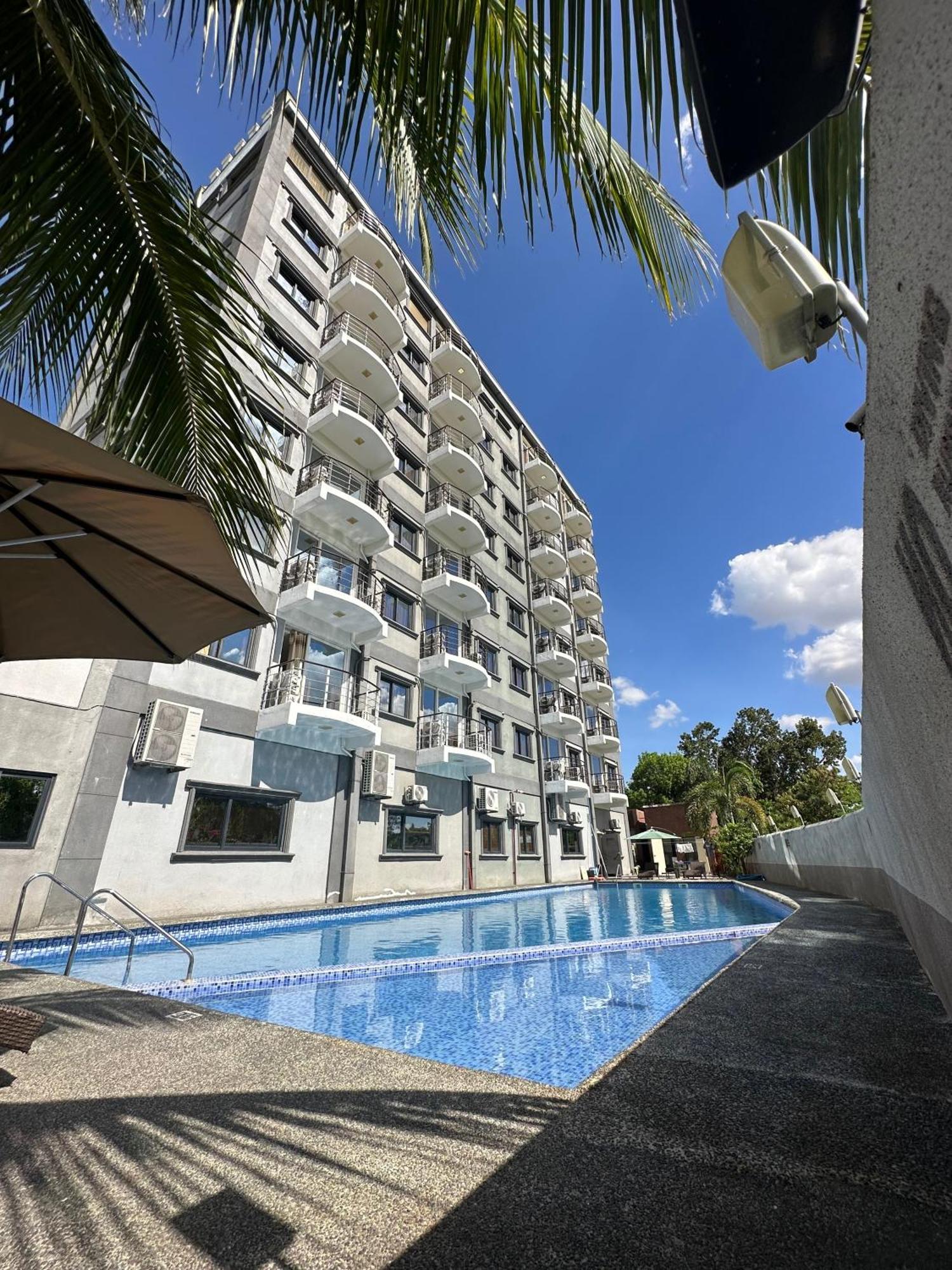 Punta Clark Hotel Clark Field 외부 사진
